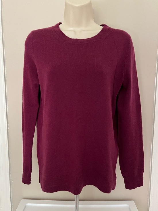 Boden Tops - Boden Cashmere Classic Crewneck Sweater Burgundy Berry color size small